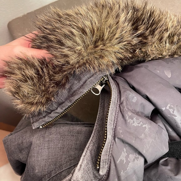 Aritzia duck down filled Parka with removable fur hood - Picture 3 of 6